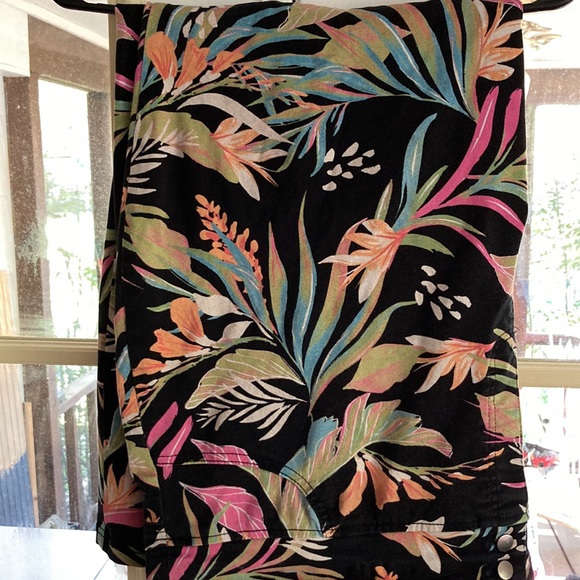 Tropical pants๐บ๐บ๐บ - Picture 15 of 17